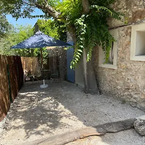 La Parenthese Du - D'hotes Petits Dejeuners Inclus Et Terrasse Ombragee Couette-café Saint-Antonin-du-Var